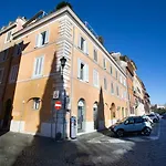 34 Forum Apartment